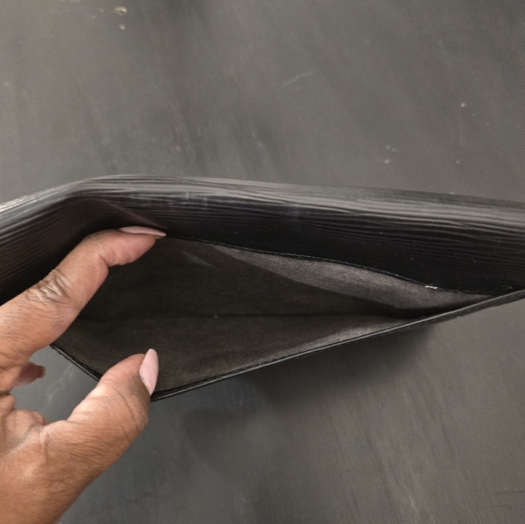 Authentic Vintage Louis Vuitton Epi Montaigne 27 Clutch Bag Noir - Picture 3 of 6